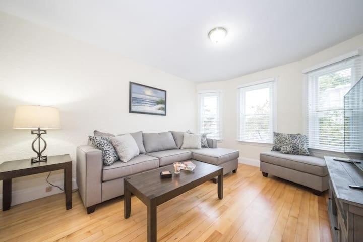 The Boston Rental - Multiple Floorplans Екстер'єр фото