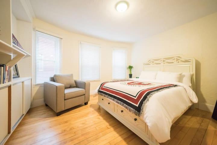 The Boston Rental - Multiple Floorplans Екстер'єр фото