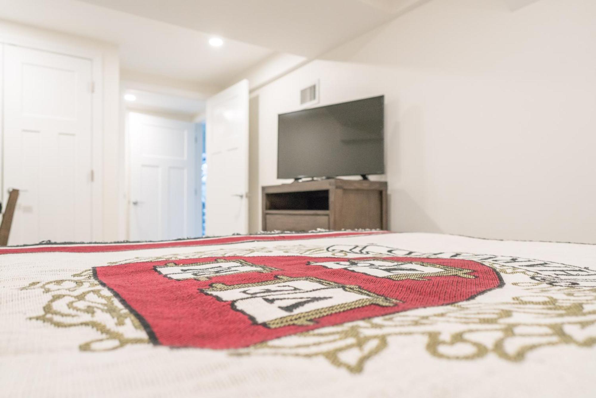 The Boston Rental - Multiple Floorplans Екстер'єр фото